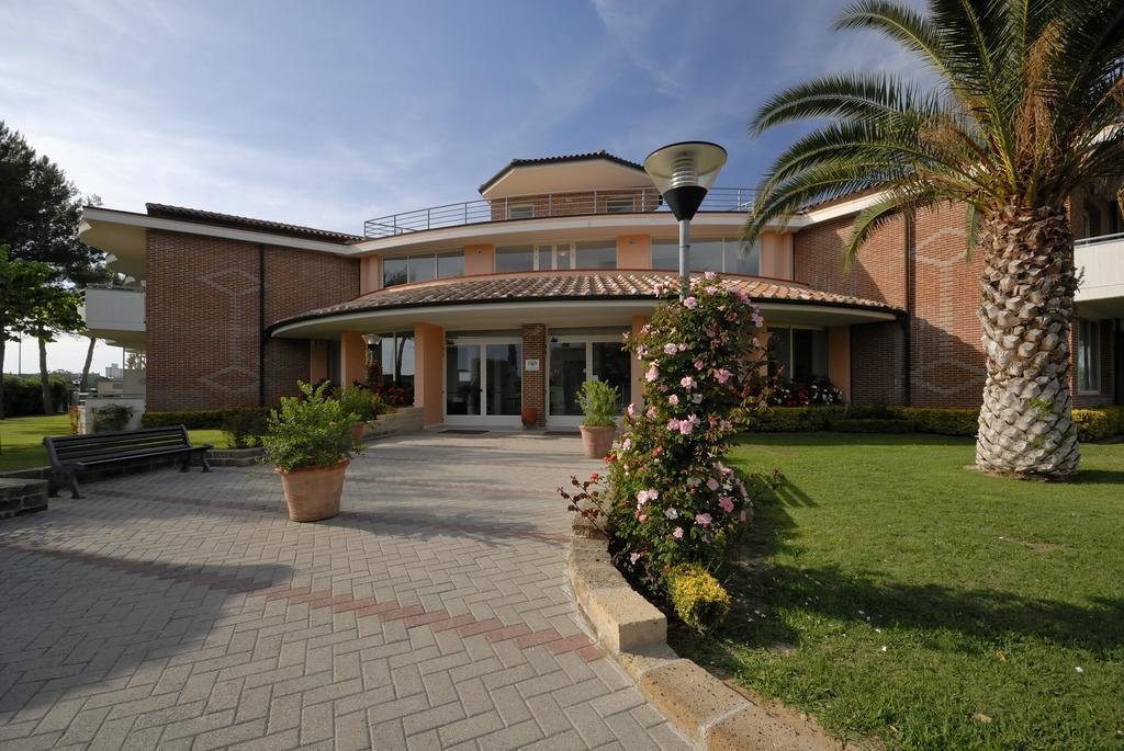 La Cecinella Apartments Marina di Cecina Exterior photo