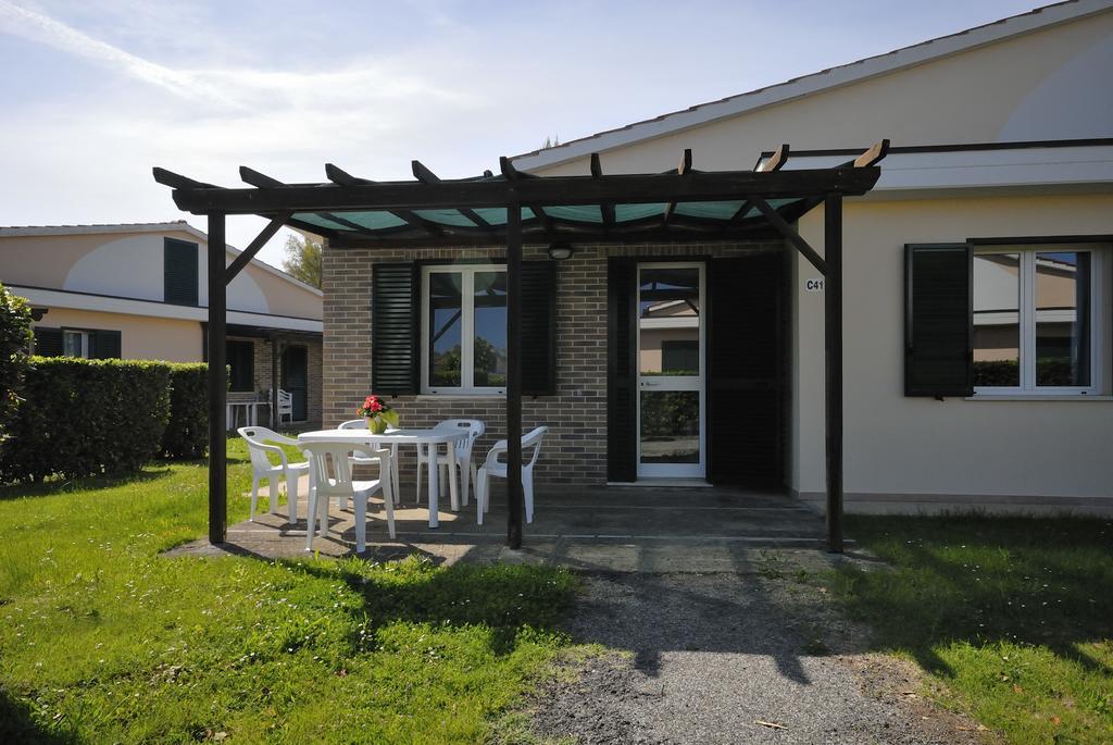 La Cecinella Apartments Marina di Cecina Exterior photo